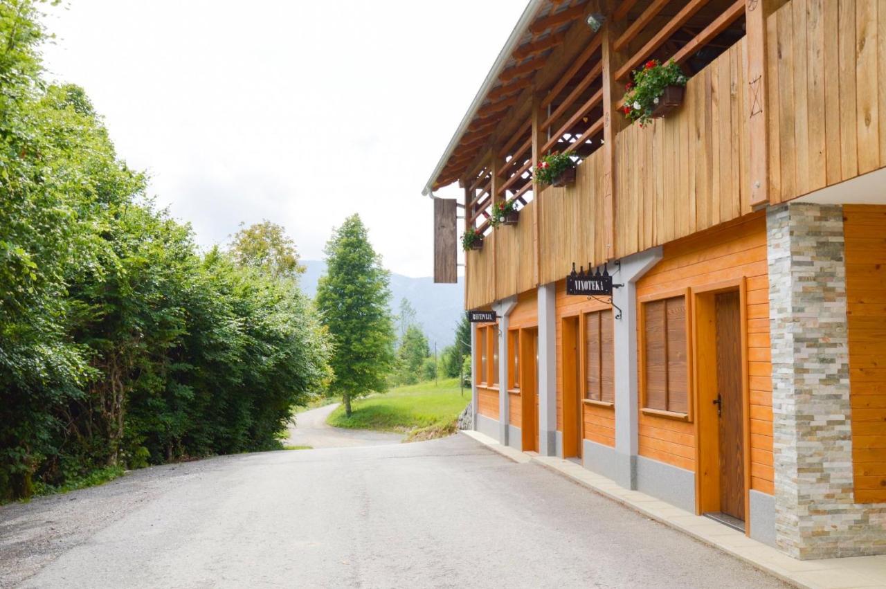 Ranch Marina Hotel Koce Buitenkant foto